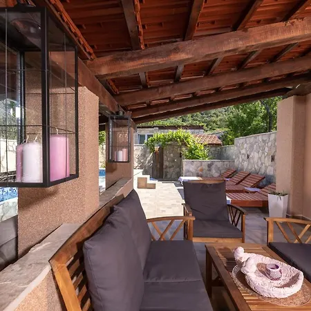 Ecco Nature 2 Villa Zastrazisce